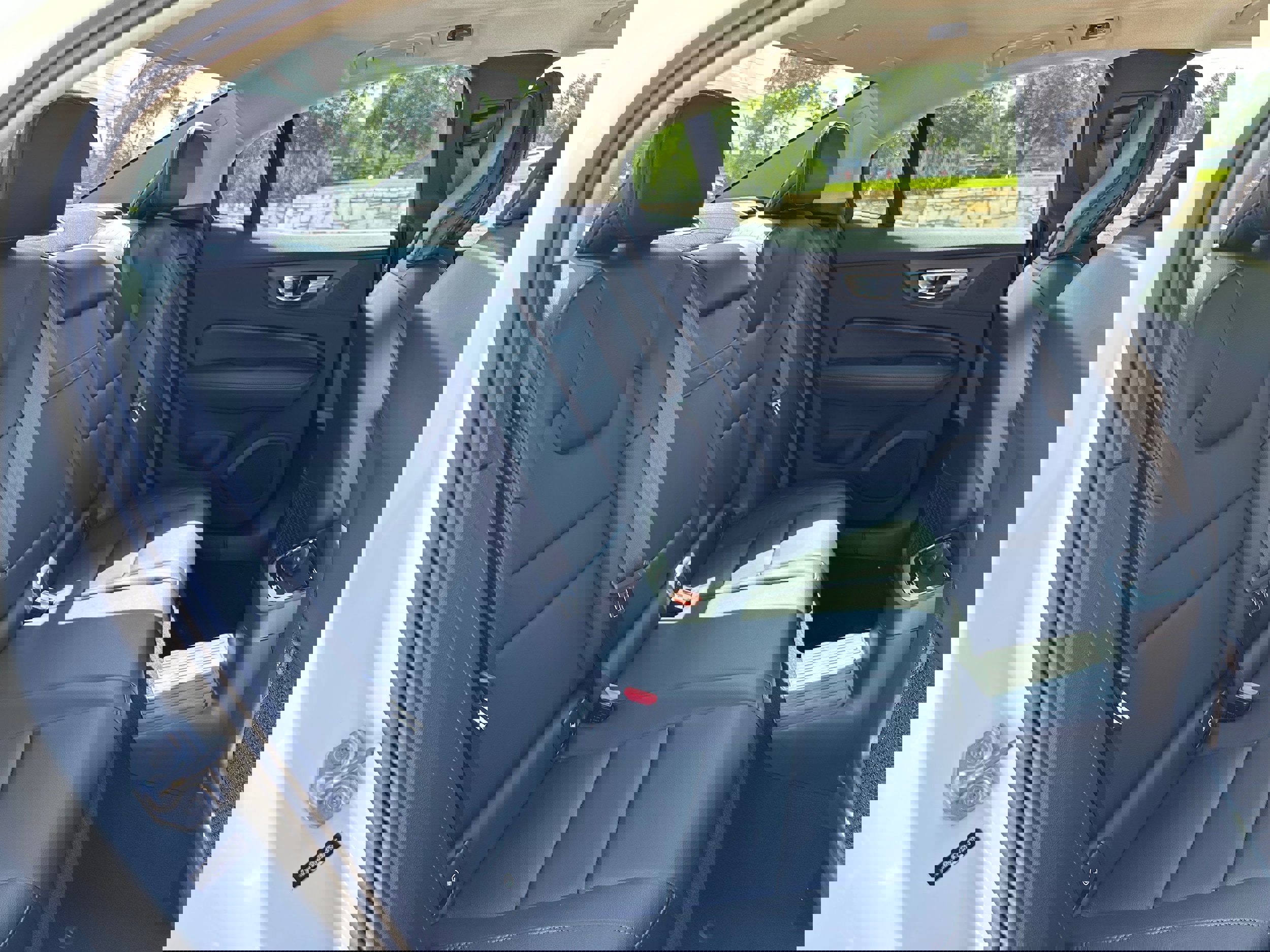 Certified 2022 Volvo S60 T8 R-Design Expression w/ Protection Package Premier image 12