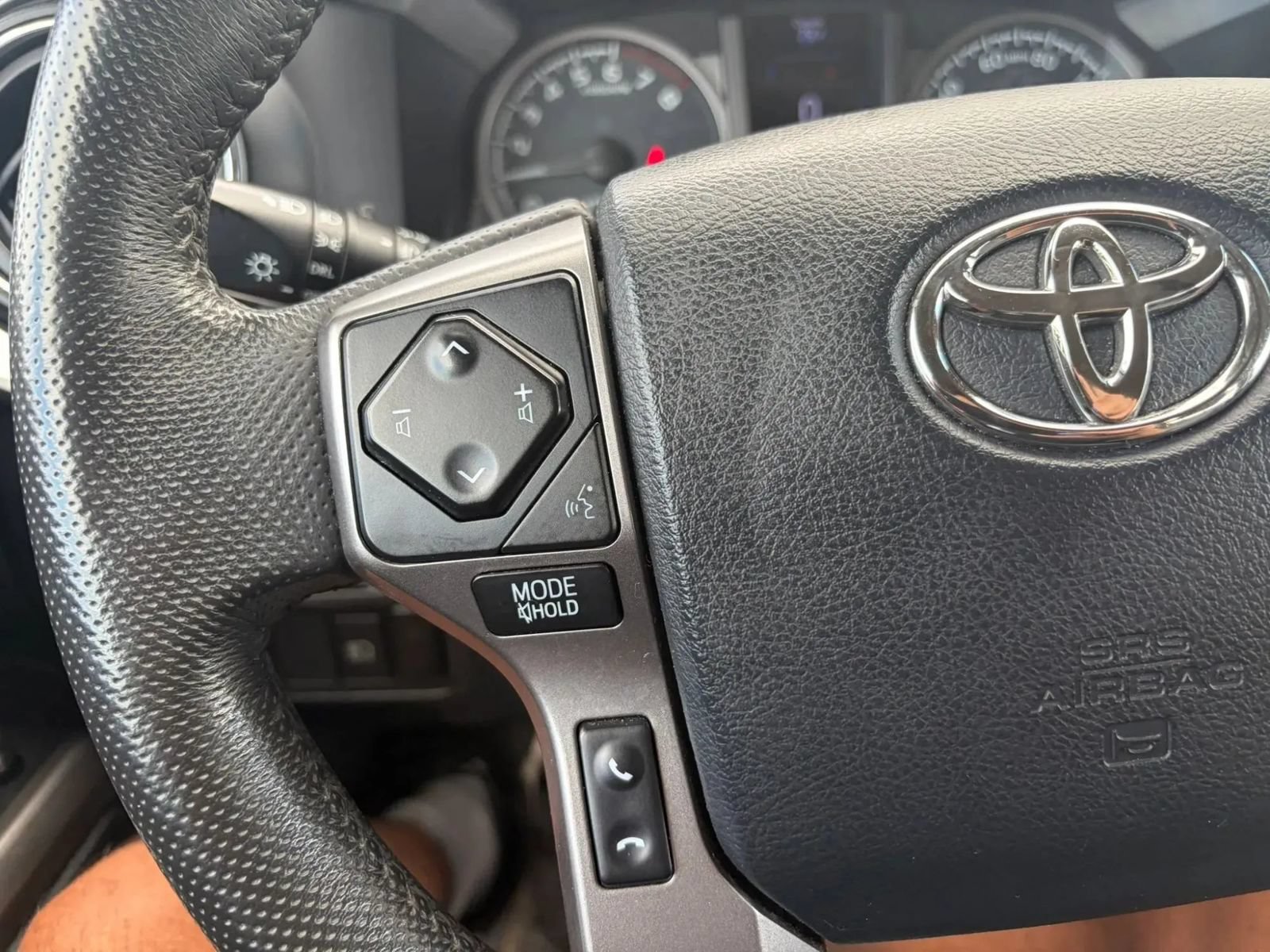 Used 2019 Toyota Tacoma SR5 AWD/4WD image 18