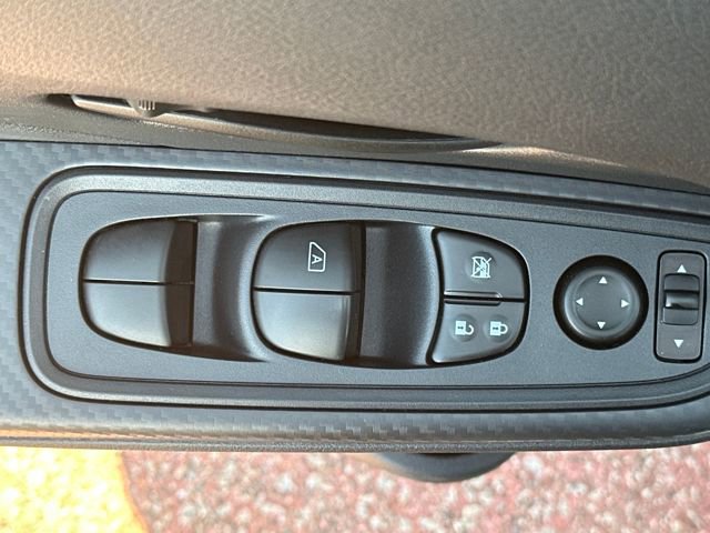 Used 2025 Nissan Versa S w/ Trunk Package image 12