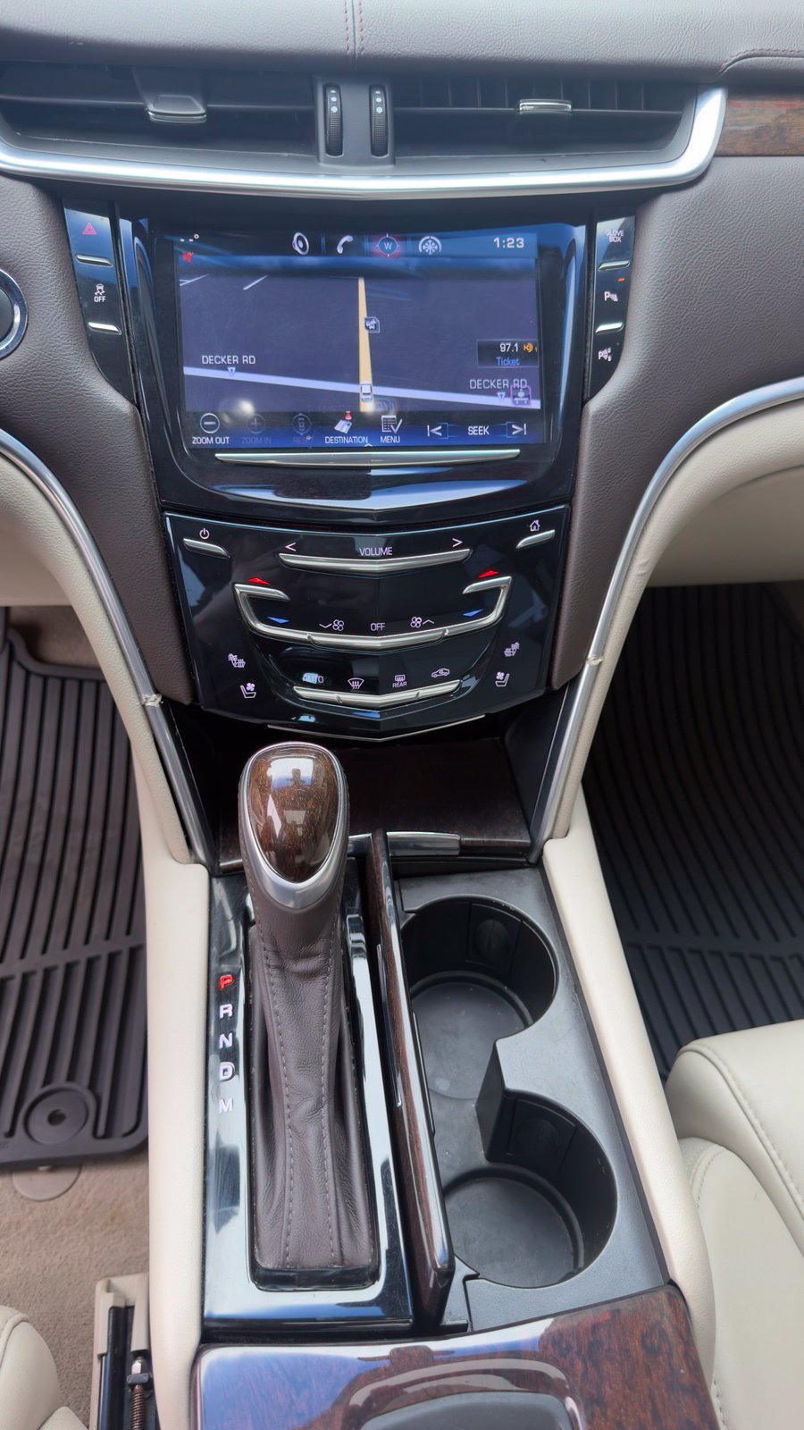 Used 2015 Cadillac XTS Luxury FWD image 14