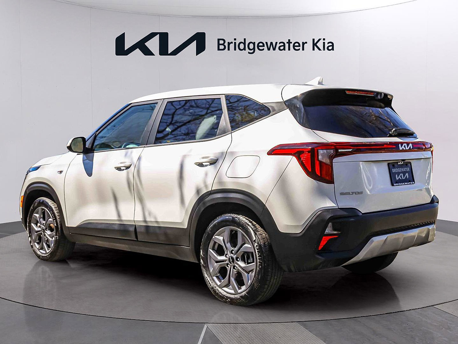 Certified 2024 Kia Seltos LX image 4