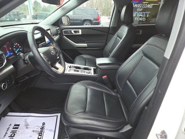 Used 2023 Ford Explorer XLT w/ Equipment Group 202A image 13
