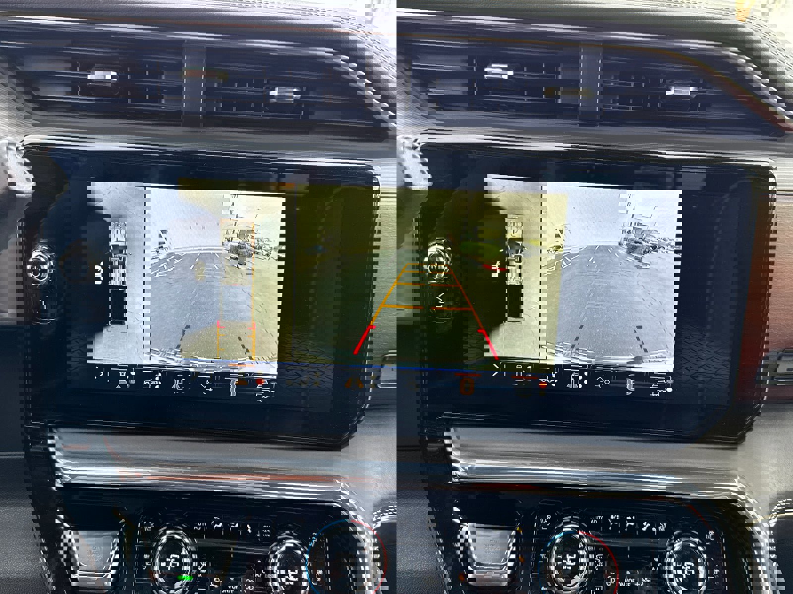 Certified 2024 GMC Sierra 3500 Denali Ultimate image 34