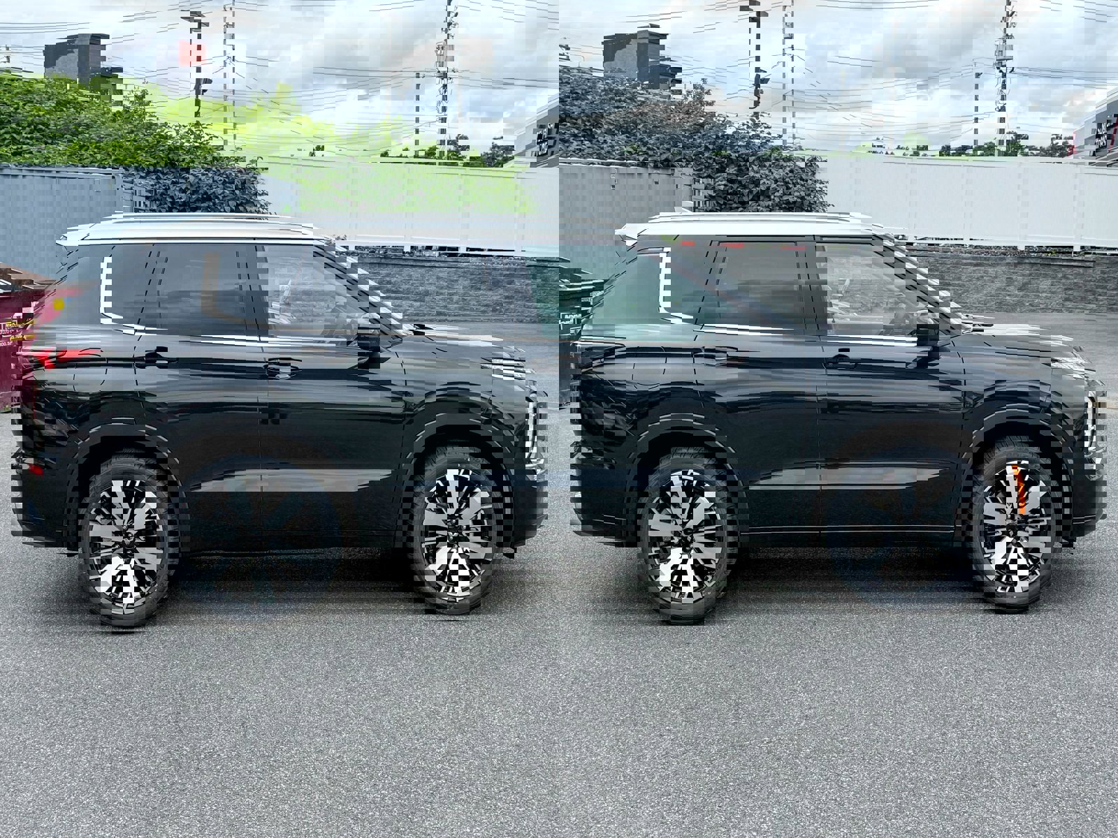 New 2025 Mitsubishi Outlander AWD image 16