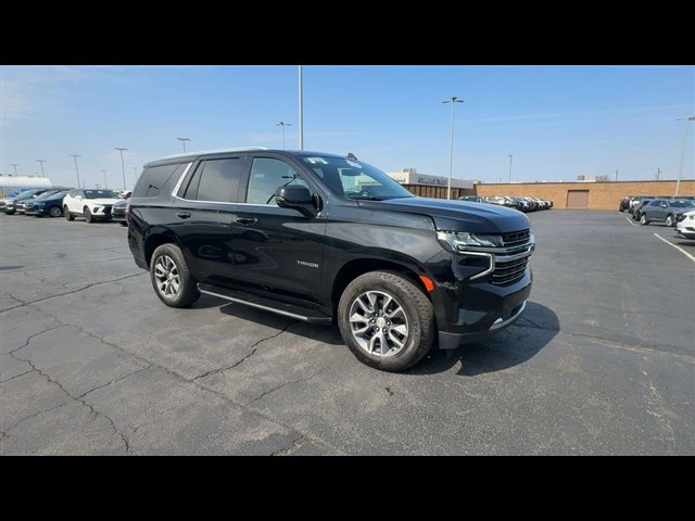 Used 2022 Chevrolet Tahoe LT w/ Luxury Package image 2