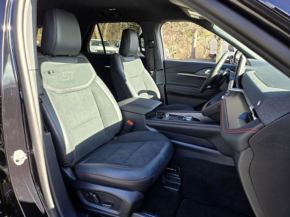 New 2026 Ford Explorer ST image 17