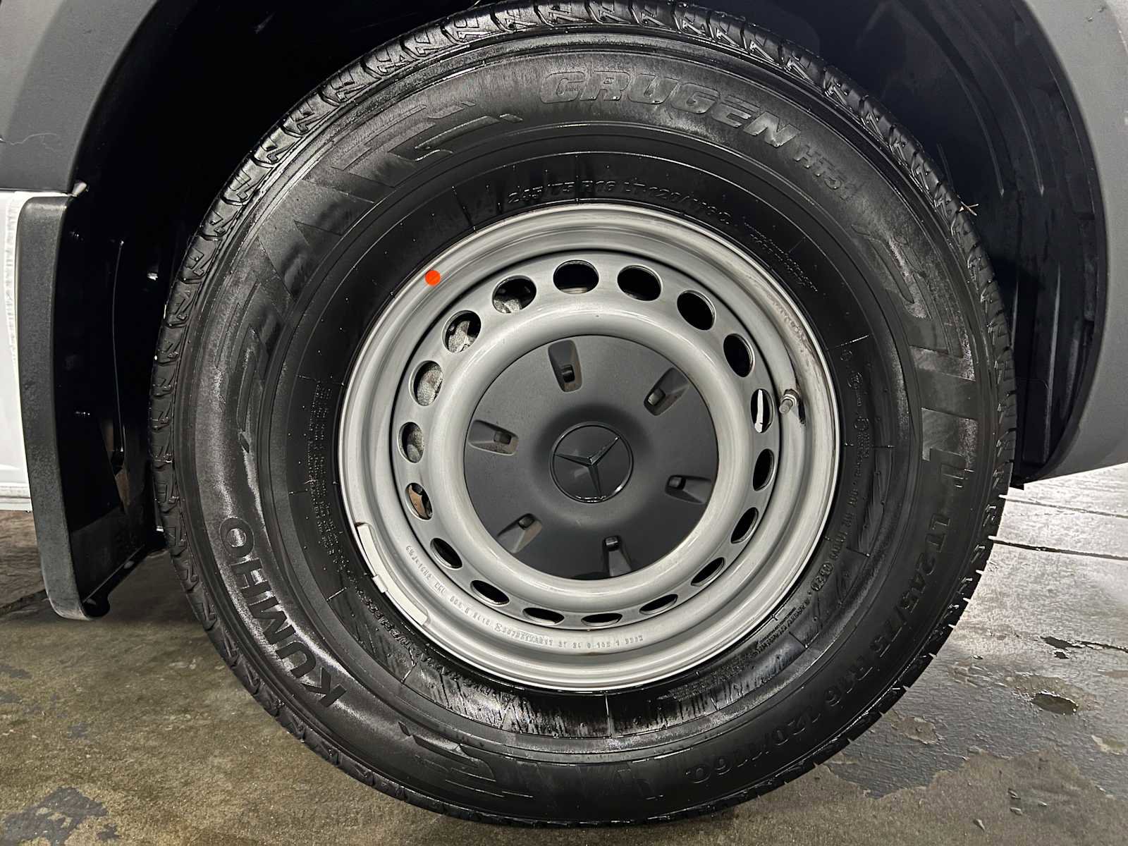 Used 2025 Mercedes-Benz Sprinter 2500 image 9