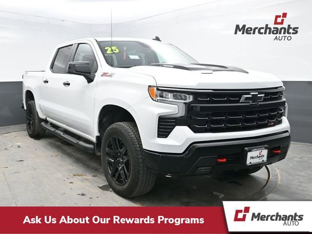 Used 2025 Chevrolet Silverado 1500 LT Trail Boss w/ Protection Package AWD/4WD image 1