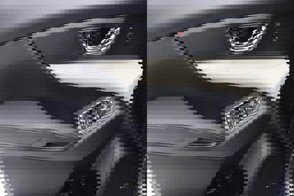 Used 2022 Subaru Ascent Limited w/ Technology Package image 16