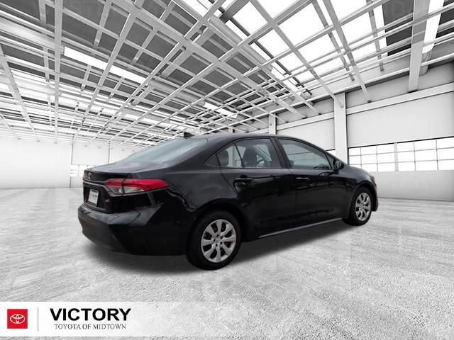 Used 2024 Toyota Corolla LE FWD image 3