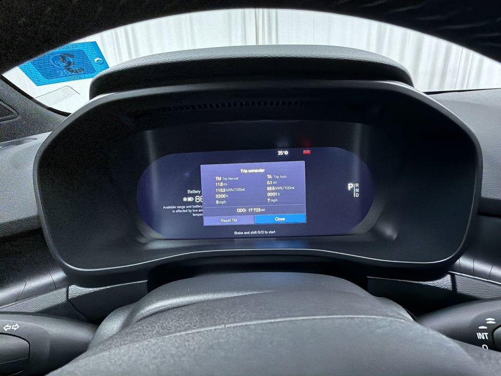 Used 2023 Volvo XC40 Recharge Core image 19