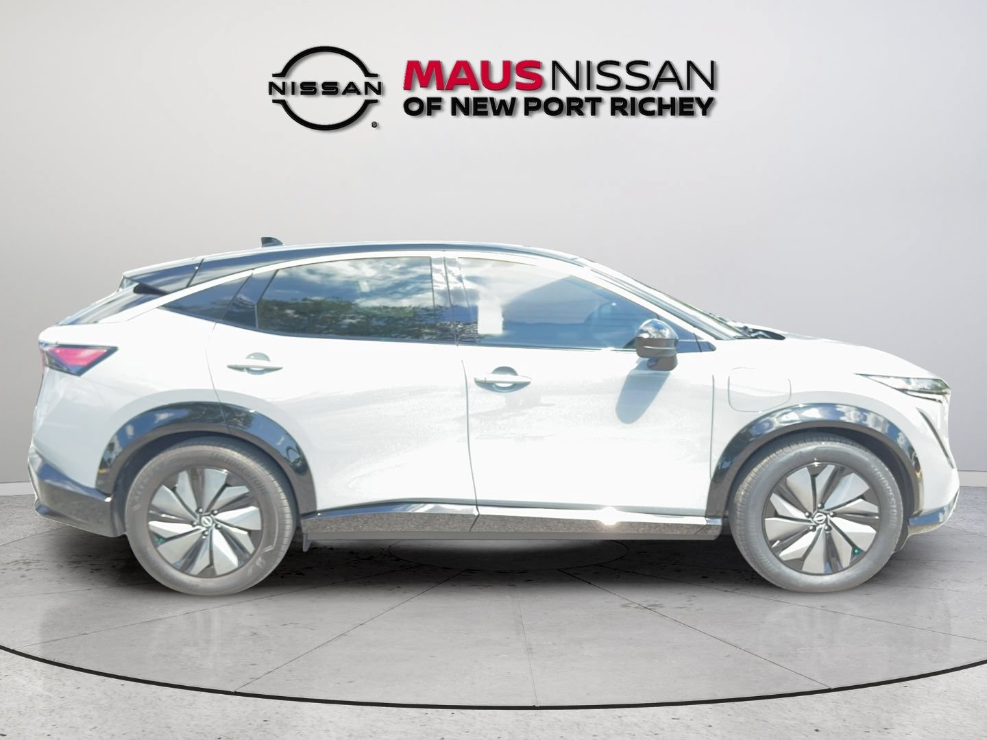 Certified 2025 Nissan Ariya FWD image 21