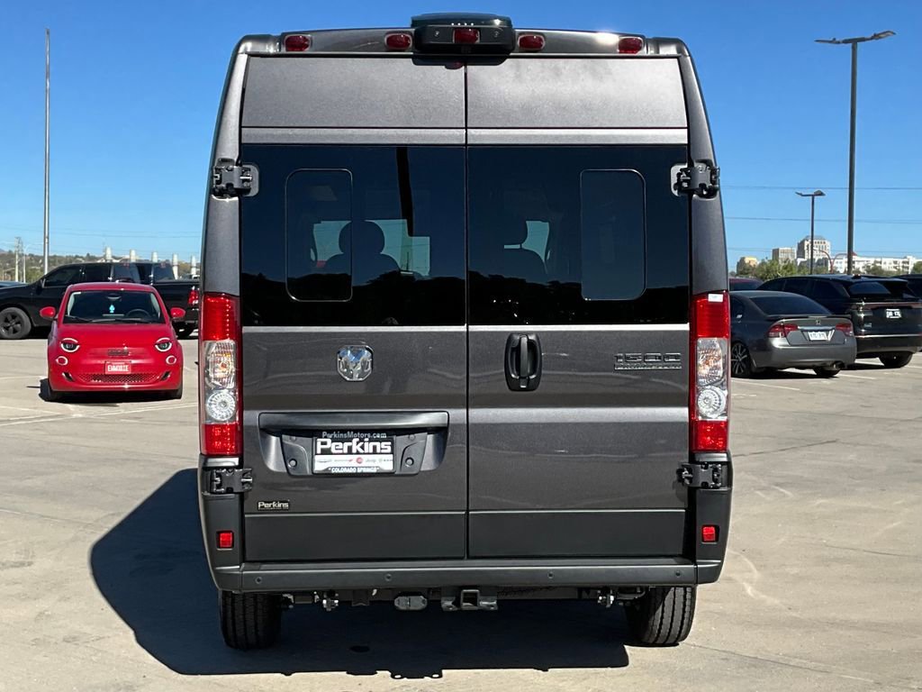 New 2025 RAM ProMaster 1500 w/ Quick Order Package 22G SLT image 4