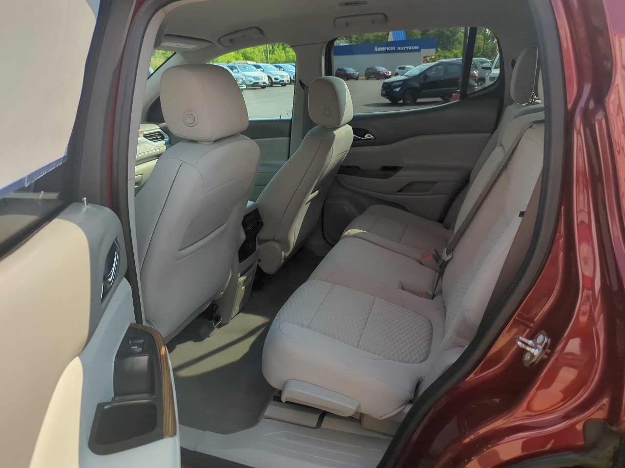 Used 2018 GMC Acadia SLE image 10