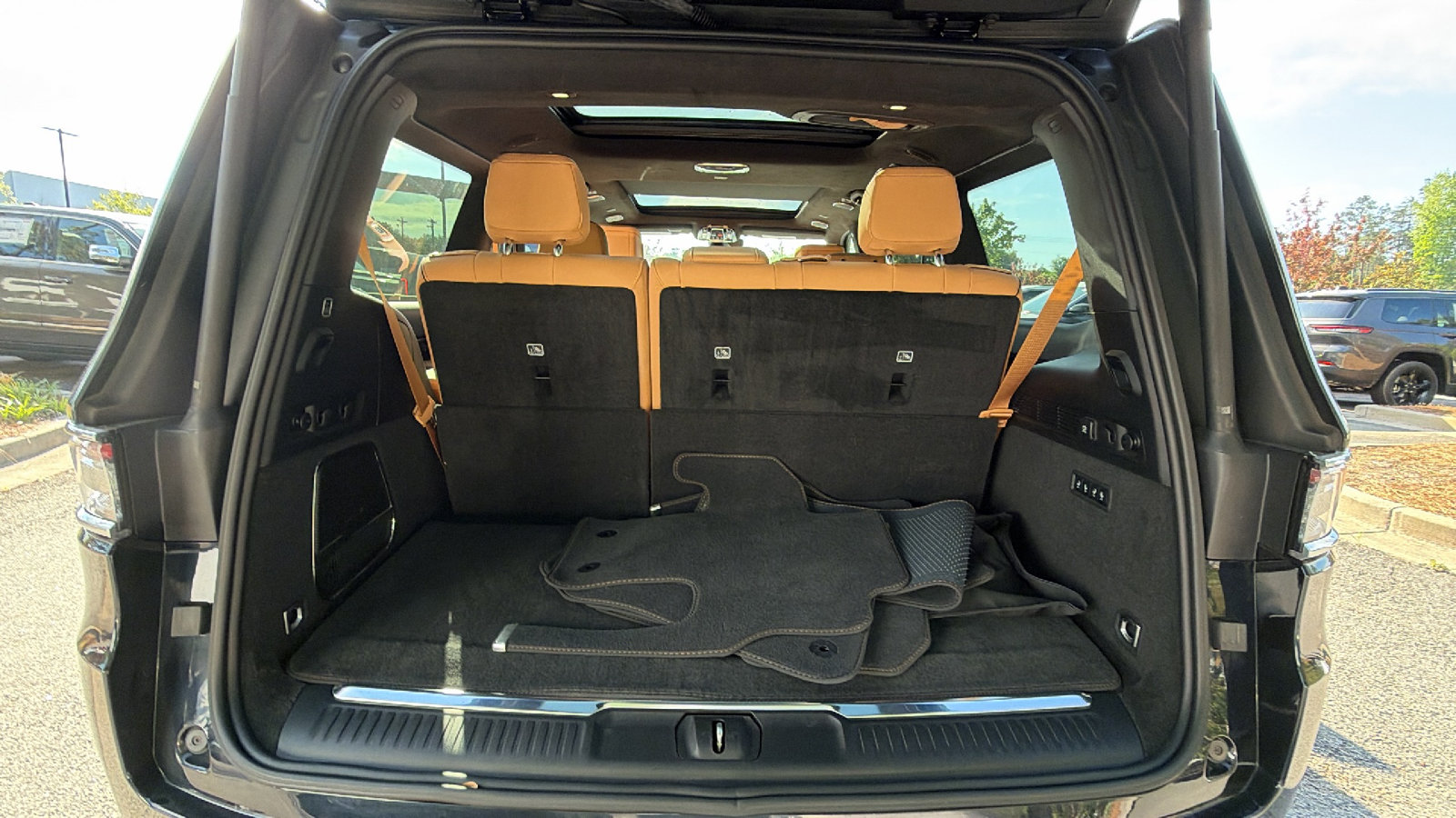 Used 2025 Jeep Grand Wagoneer Series III AWD/4WD image 14