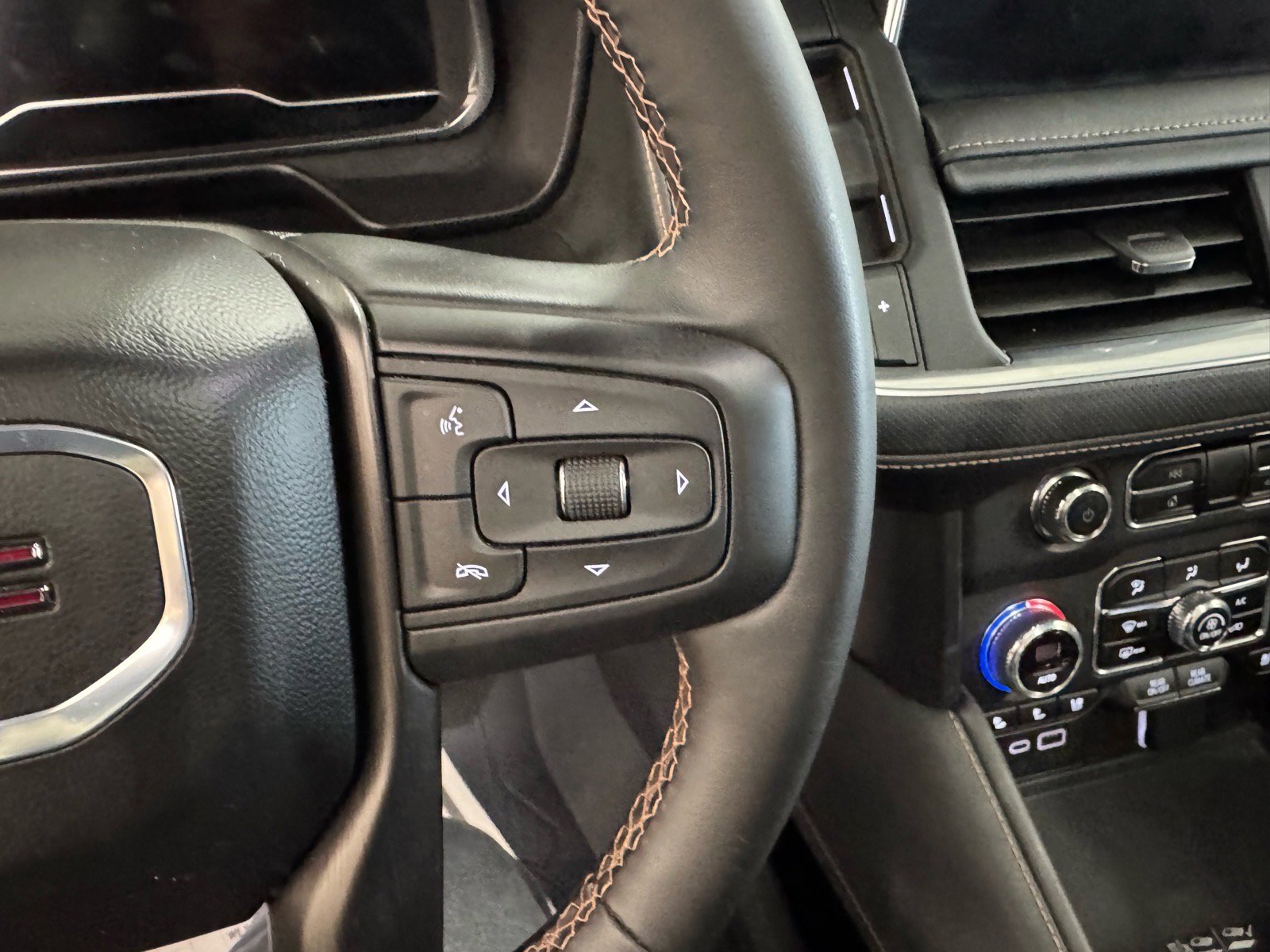 Certified 2024 GMC Yukon AT4 w/ Technology Package AWD/4WD image 23