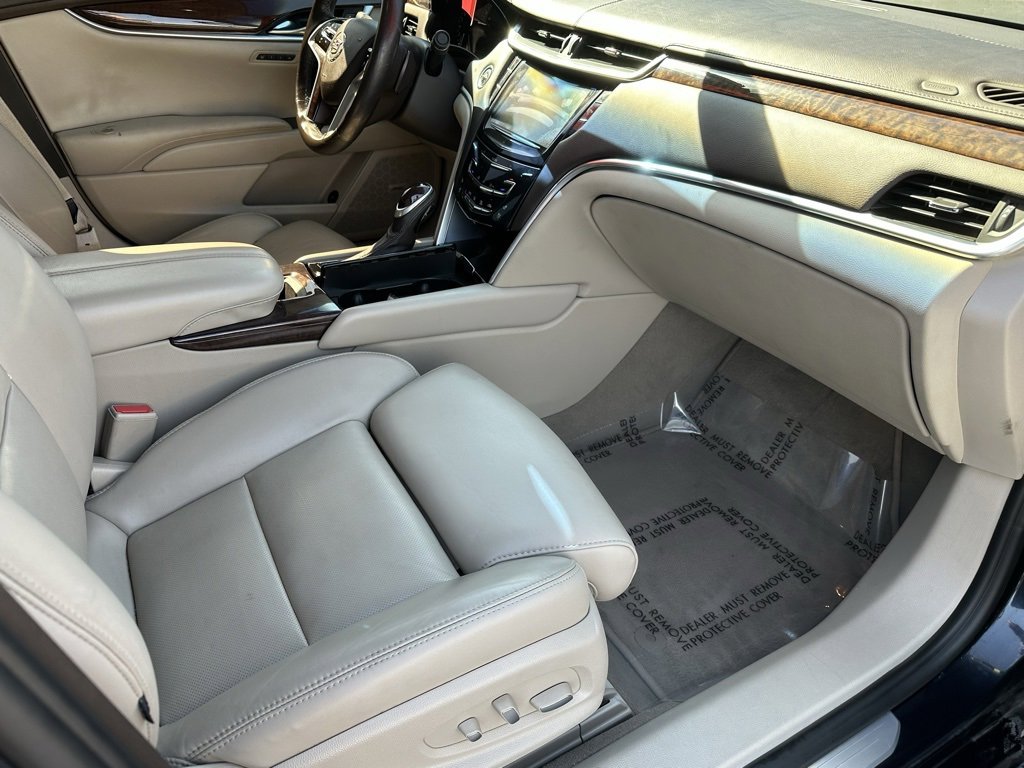 Used 2014 Cadillac XTS Luxury image 16