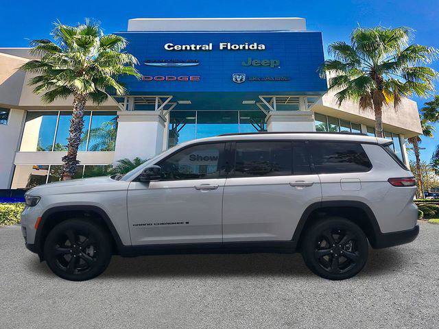 Certified 2024 Jeep Grand Cherokee L Altitude AWD/4WD image 8