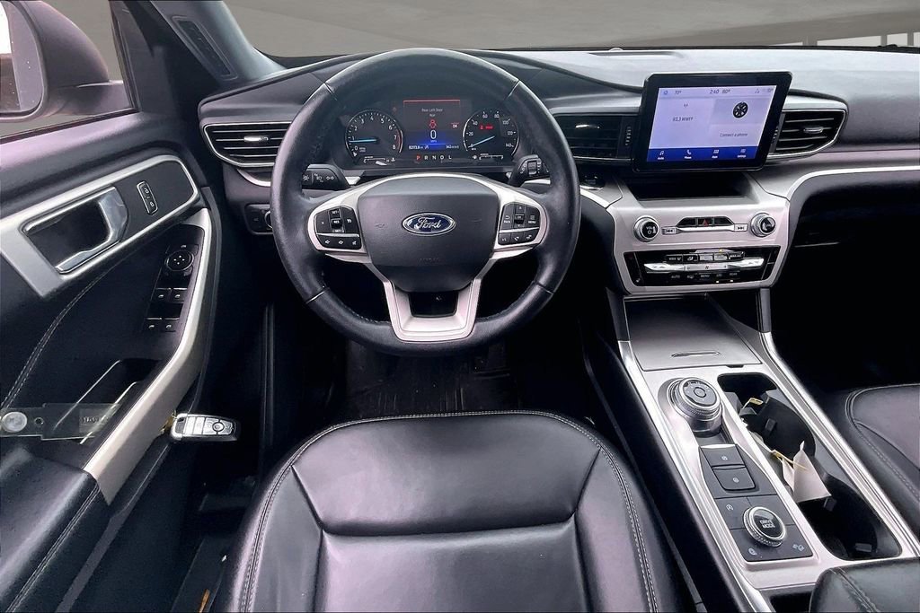 Used 2022 Ford Explorer XLT w/ Equipment Group 202A AWD/4WD image 8