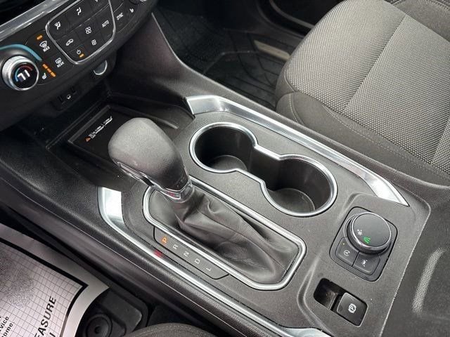 Used 2023 Chevrolet Traverse LT image 28