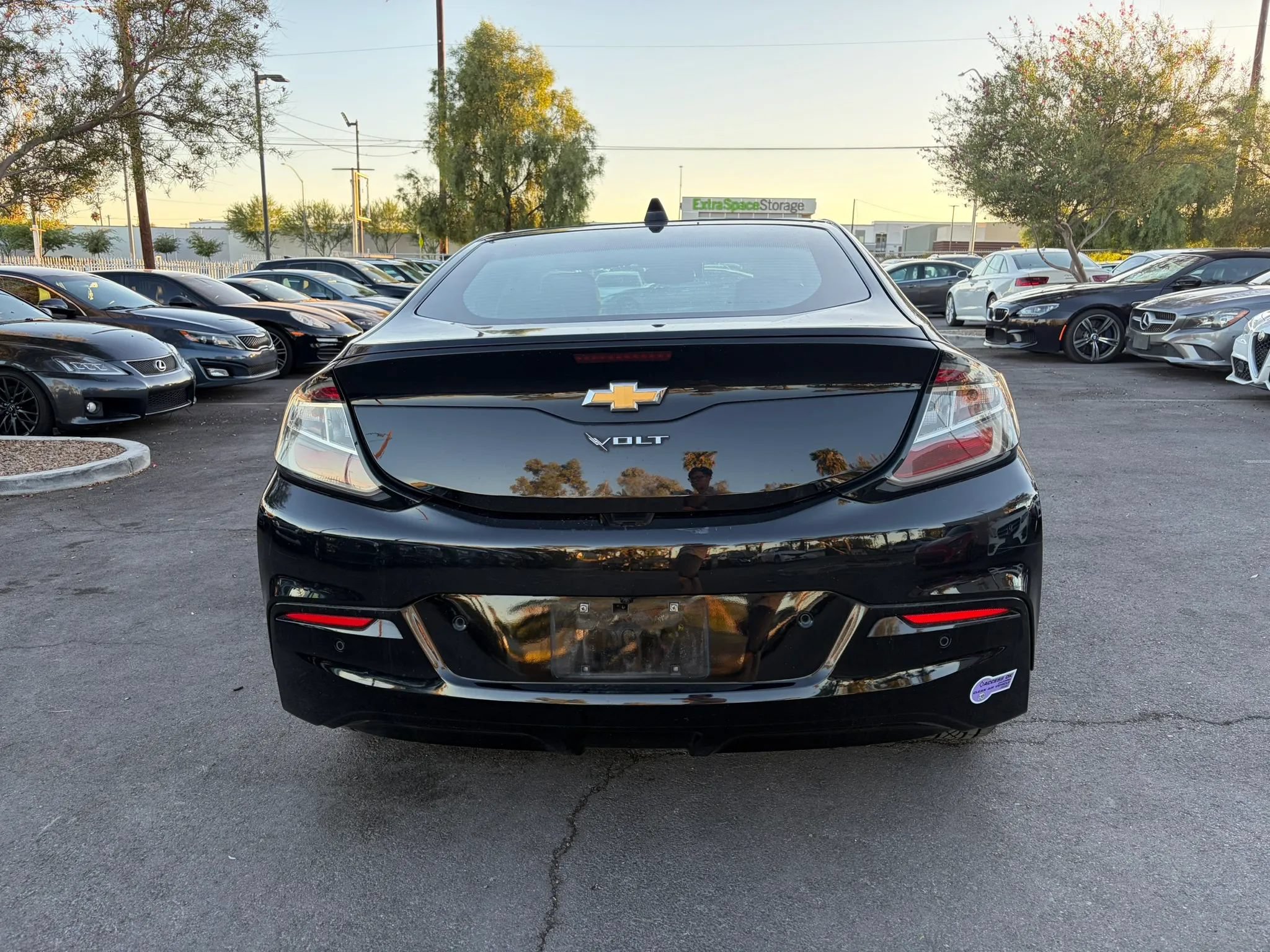Used 2017 Chevrolet Volt Premier w/ Driver Confidence II Package FWD image 7