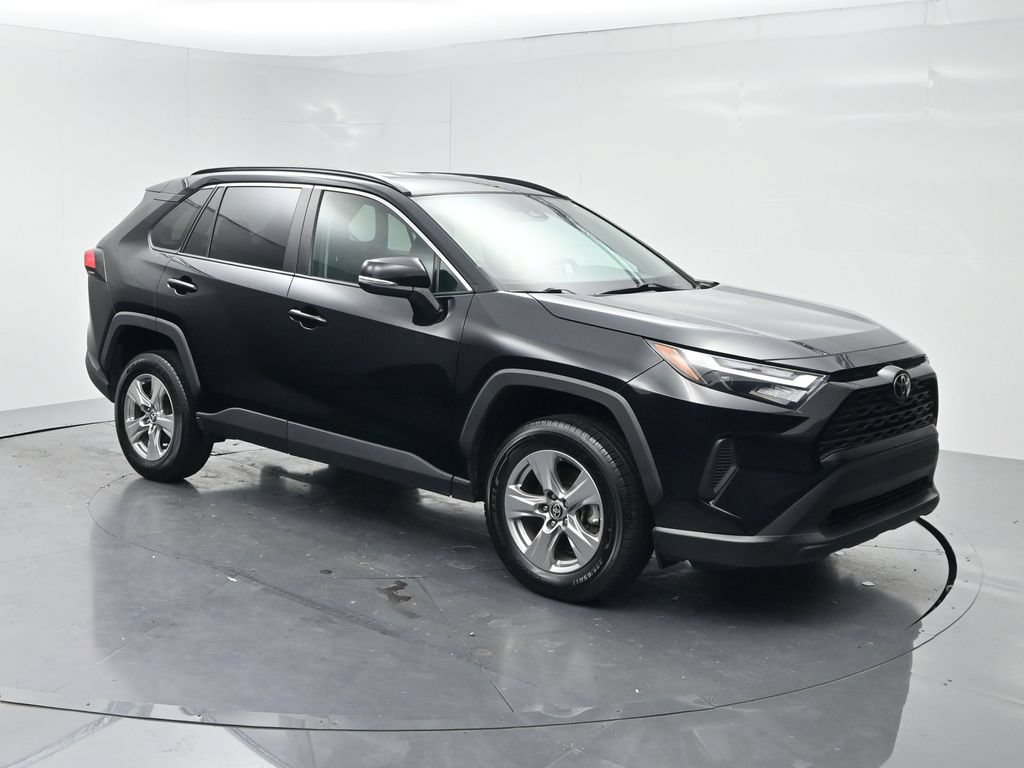 Used 2024 Toyota RAV4 XLE AWD/4WD image 2
