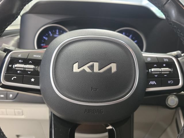 Used 2023 Kia Carnival LX FWD image 12