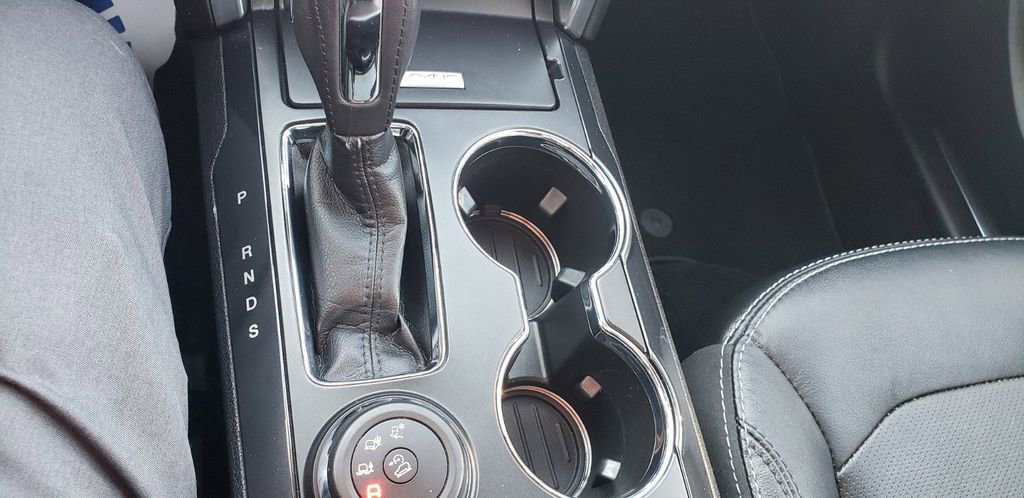 Used 2019 Ford Explorer Limited w/ Ford Safe & Smart Package image 21