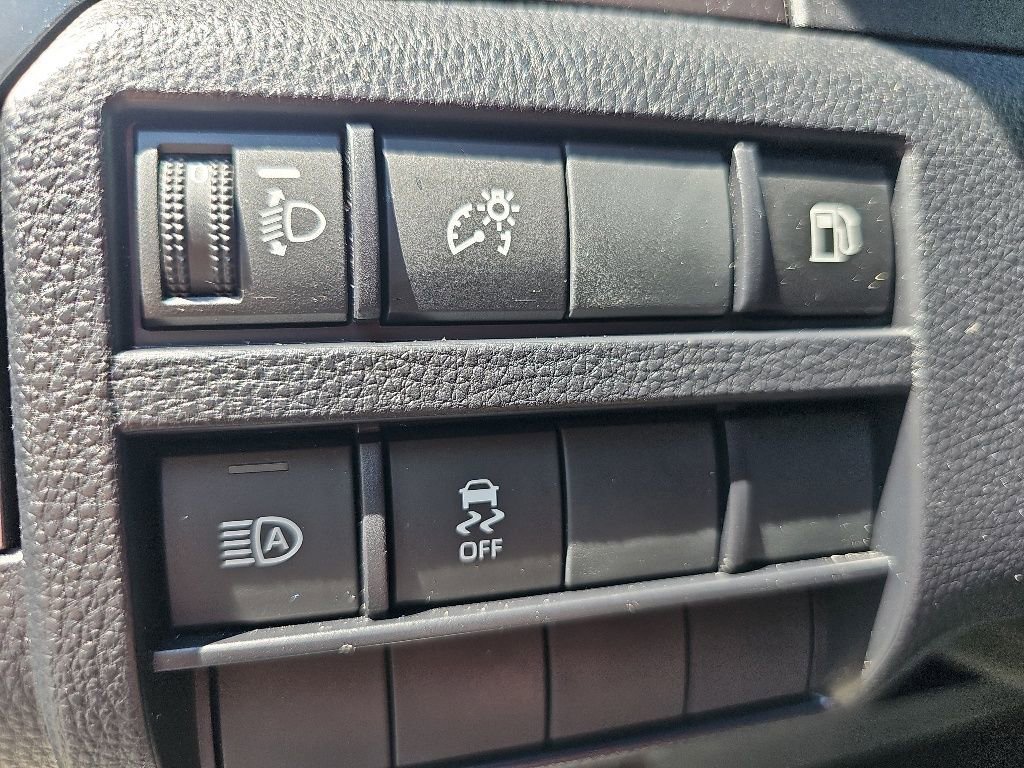 Used 2025 Toyota 4Runner SR5 AWD/4WD image 29