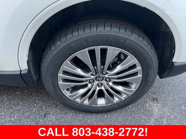 Used 2024 Toyota Venza Limited AWD/4WD image 32