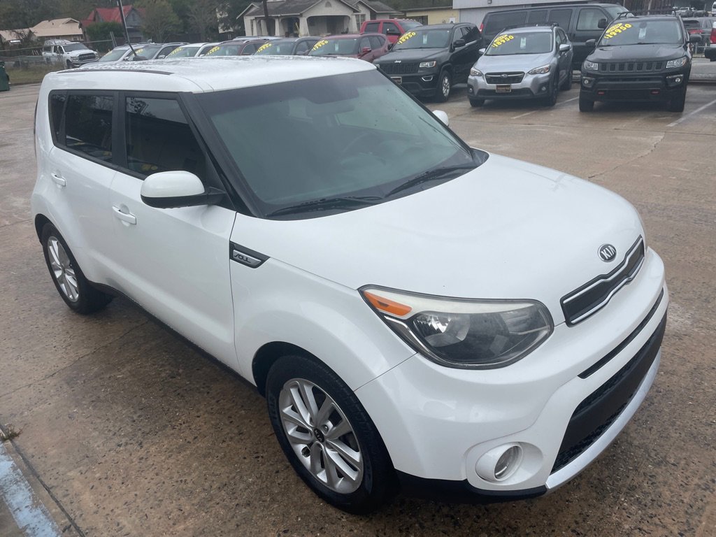 Used 2018 Kia Soul + image 4