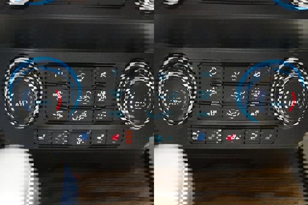 Used 2019 Ford F150 Lariat w/ Equipment Group 501A Mid image 26