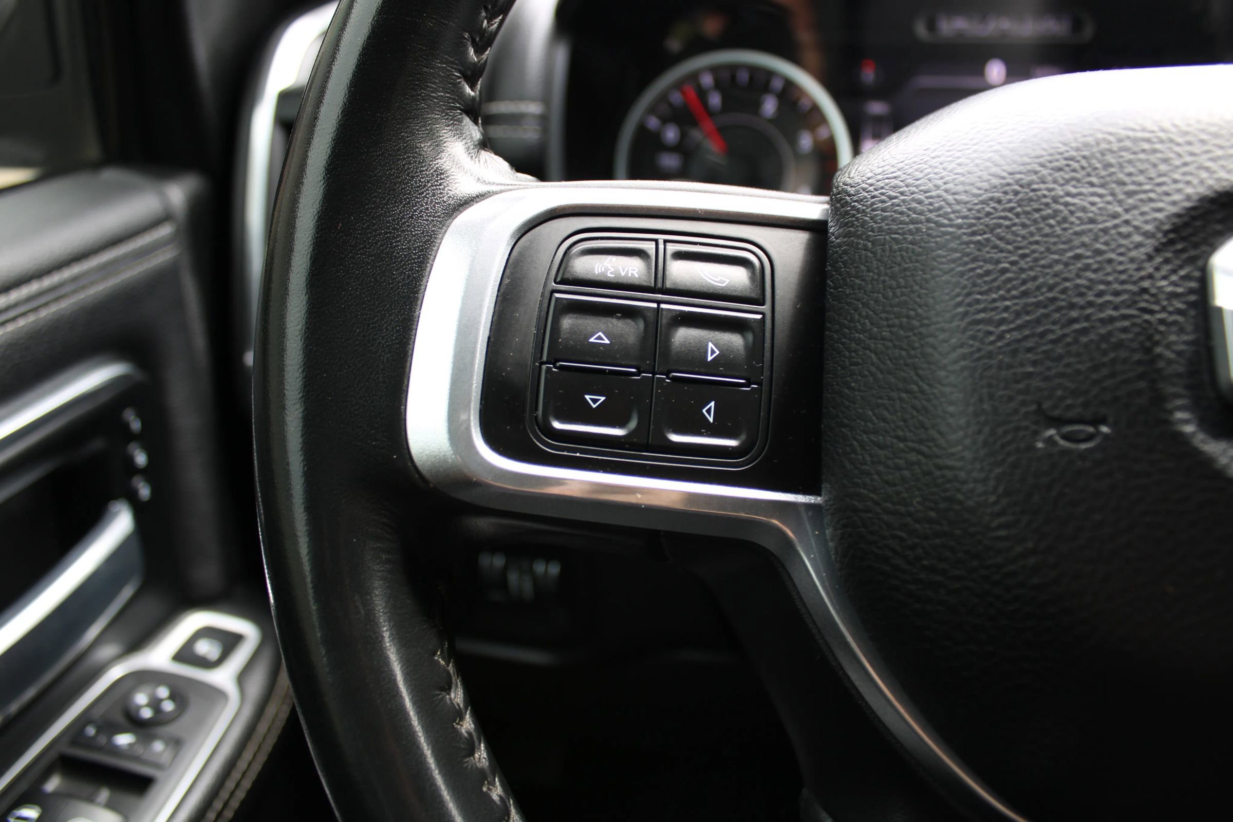 Used 2022 RAM 2500 Laramie AWD/4WD image 8