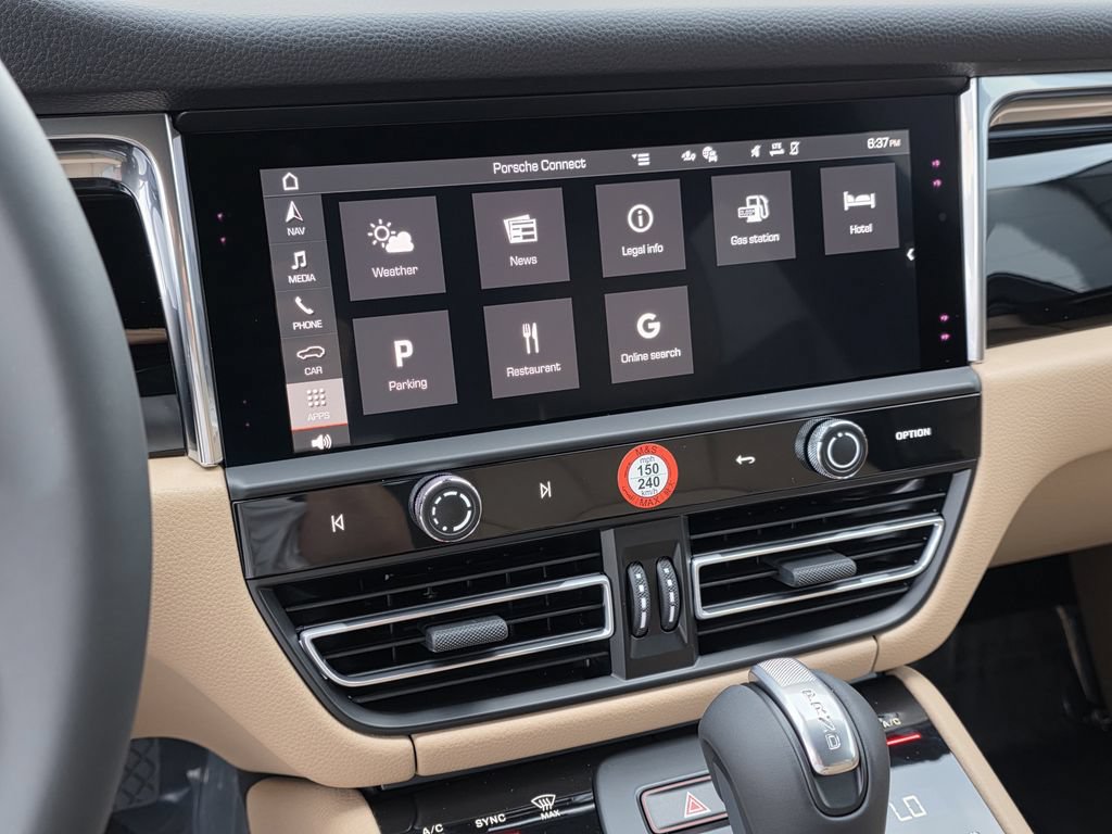Certified 2026 Porsche Macan AWD/4WD image 34