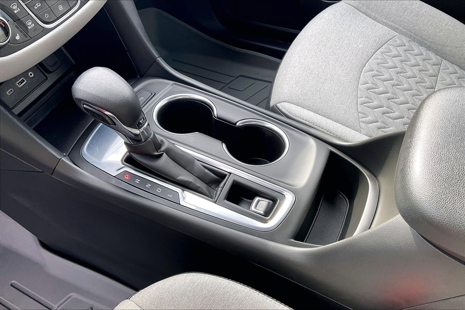 Used 2022 Chevrolet Equinox LT image 13