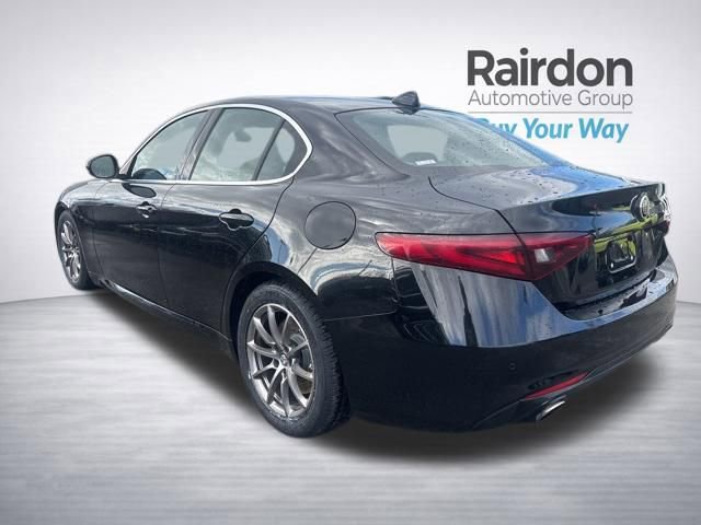 Used 2018 Alfa Romeo Giulia Base image 6