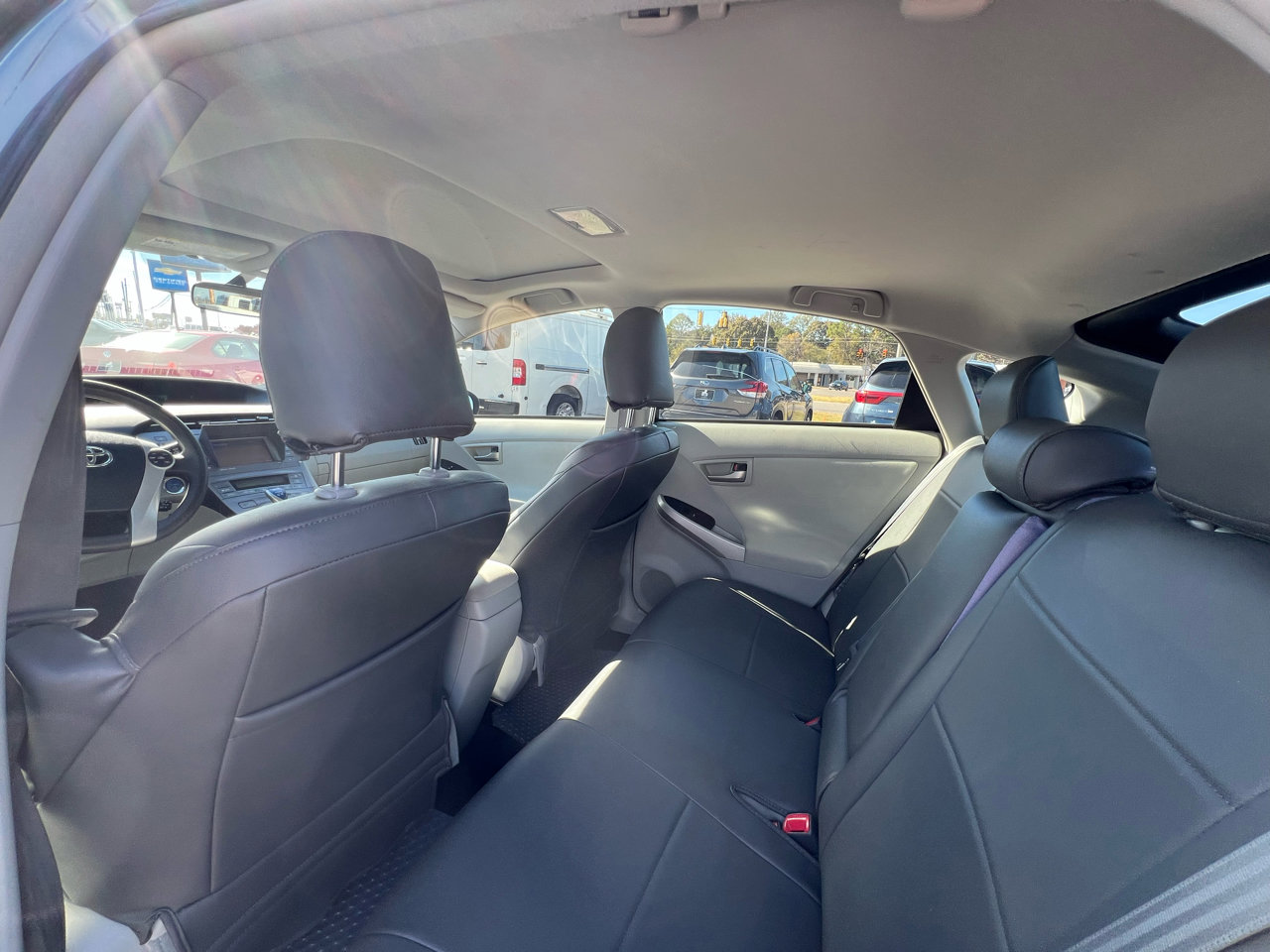 Used 2015 Toyota Prius Five image 26