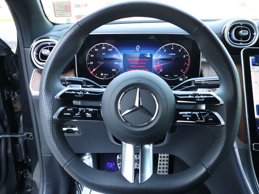 Used 2025 Mercedes-Benz GLC 300 4MATIC image 31