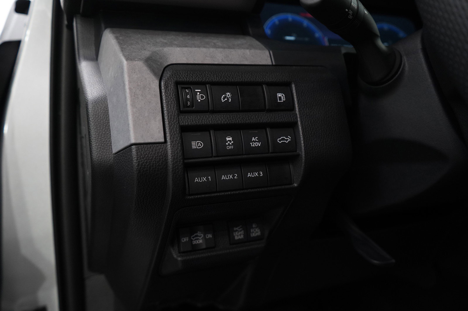 Used 2024 Toyota Tacoma Trailhunter image 25