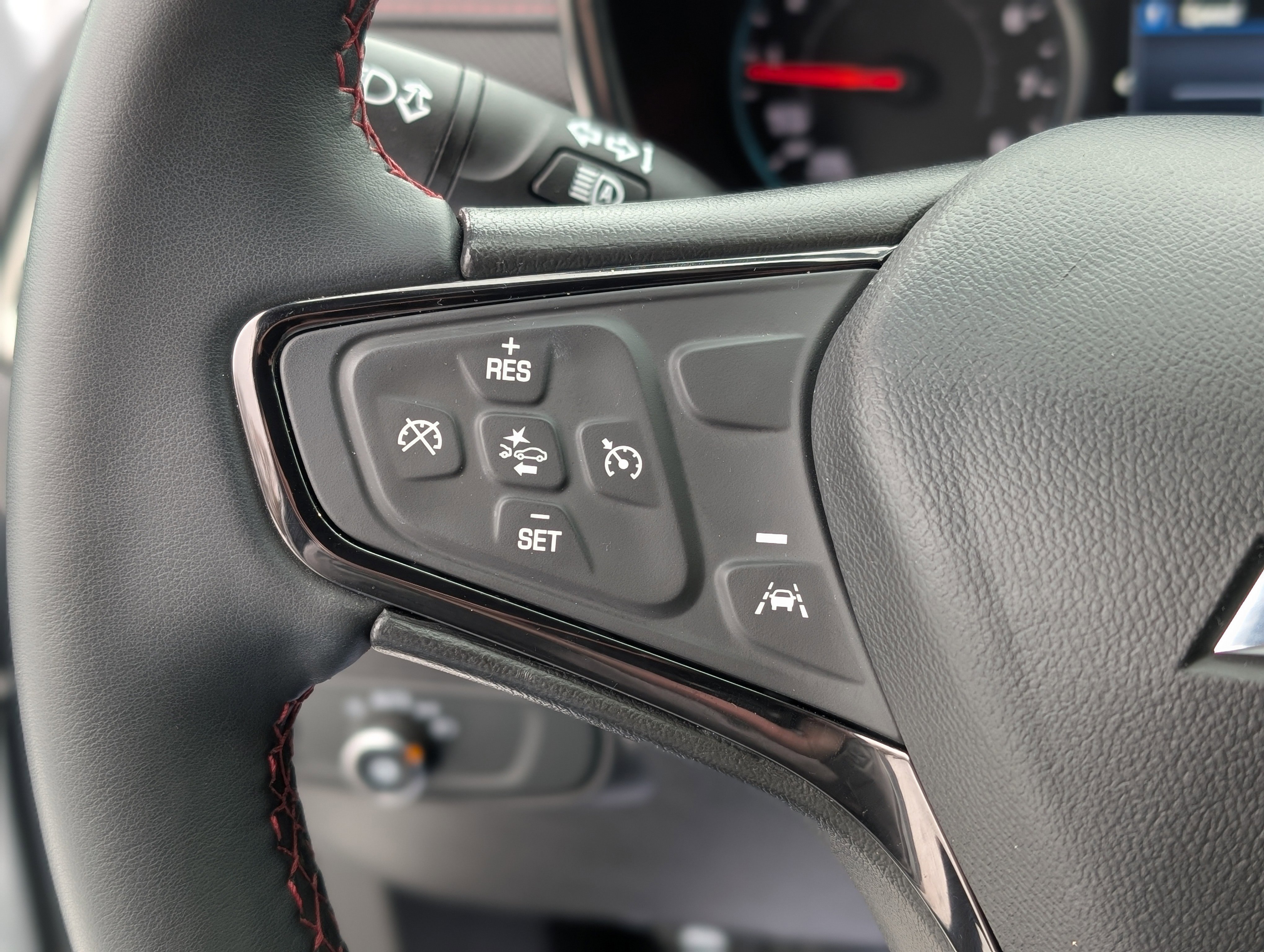 Used 2023 Chevrolet Equinox RS image 19