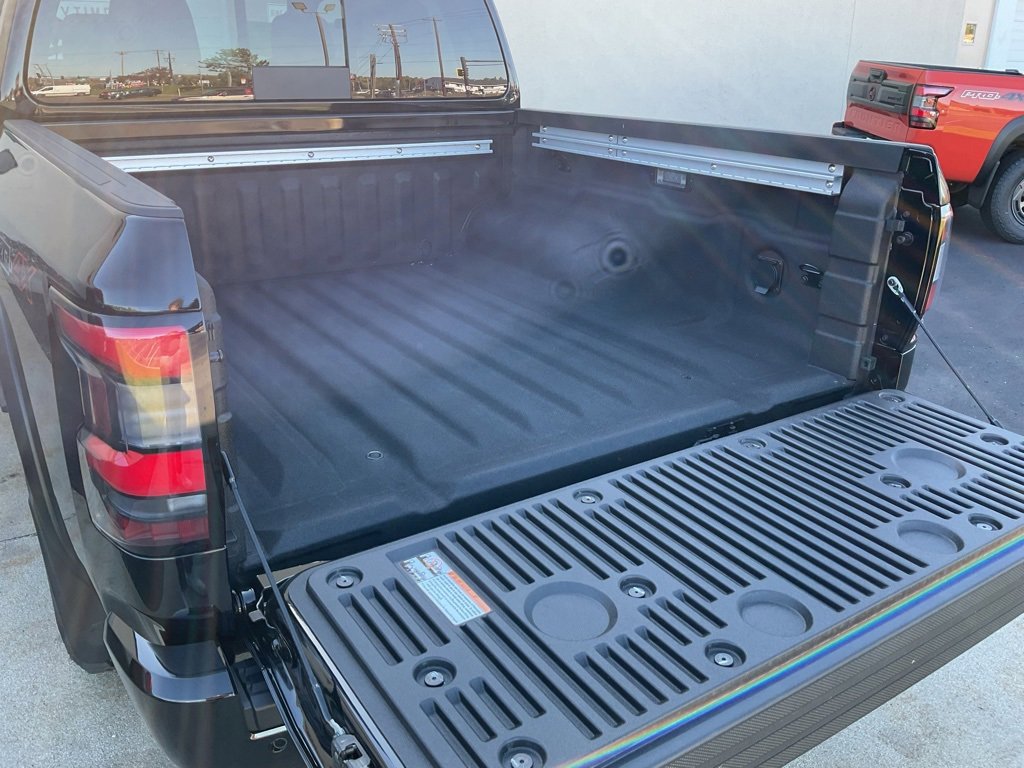 New 2026 Nissan Frontier PRO-4X w/ Pro-4x Convenience Package image 21