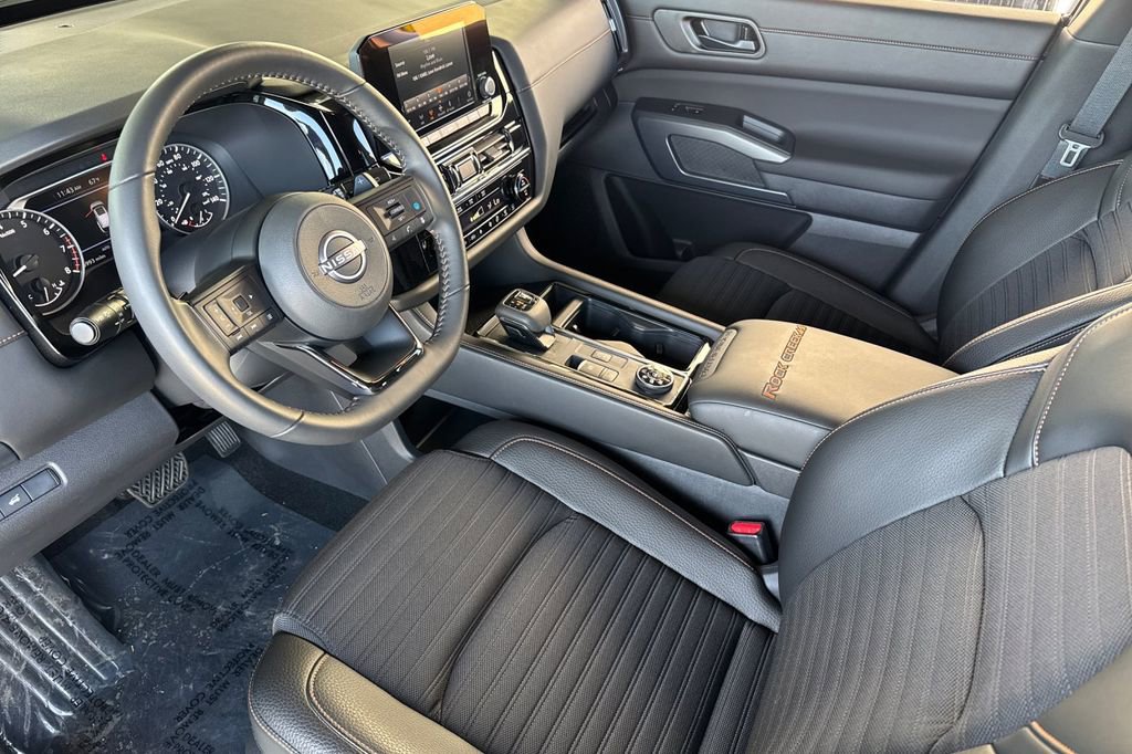 Used 2025 Nissan Pathfinder Rock Creek AWD/4WD image 9