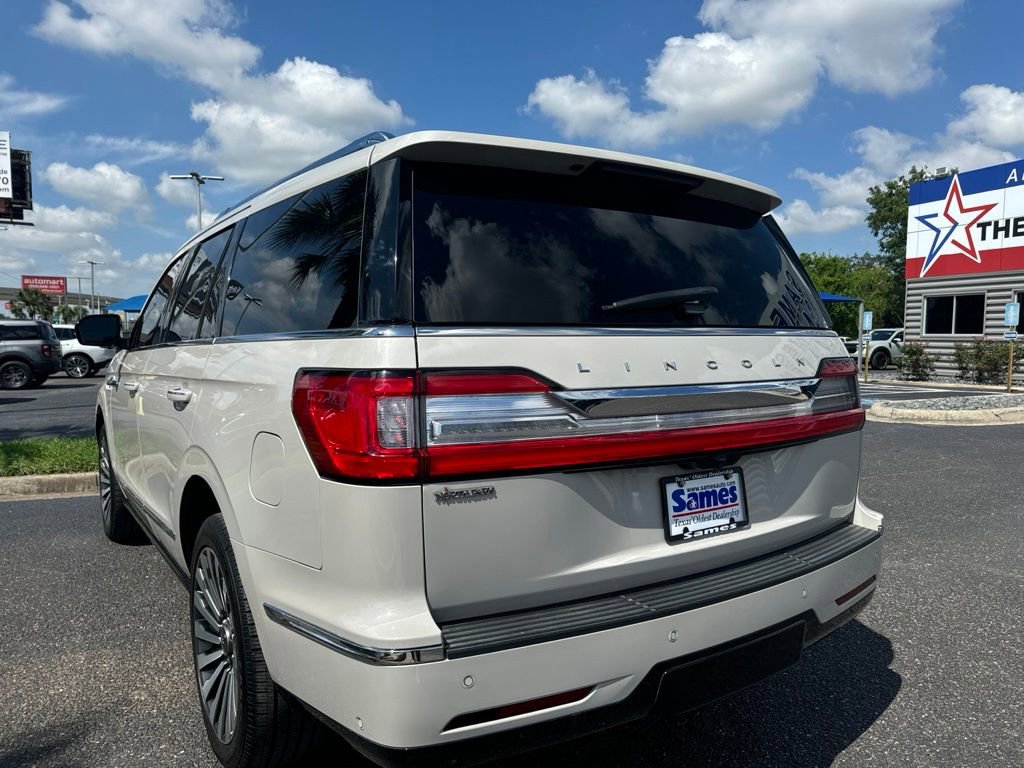 Used 2021 Lincoln Navigator Reserve w/ Luxury Package AWD/4WD image 3