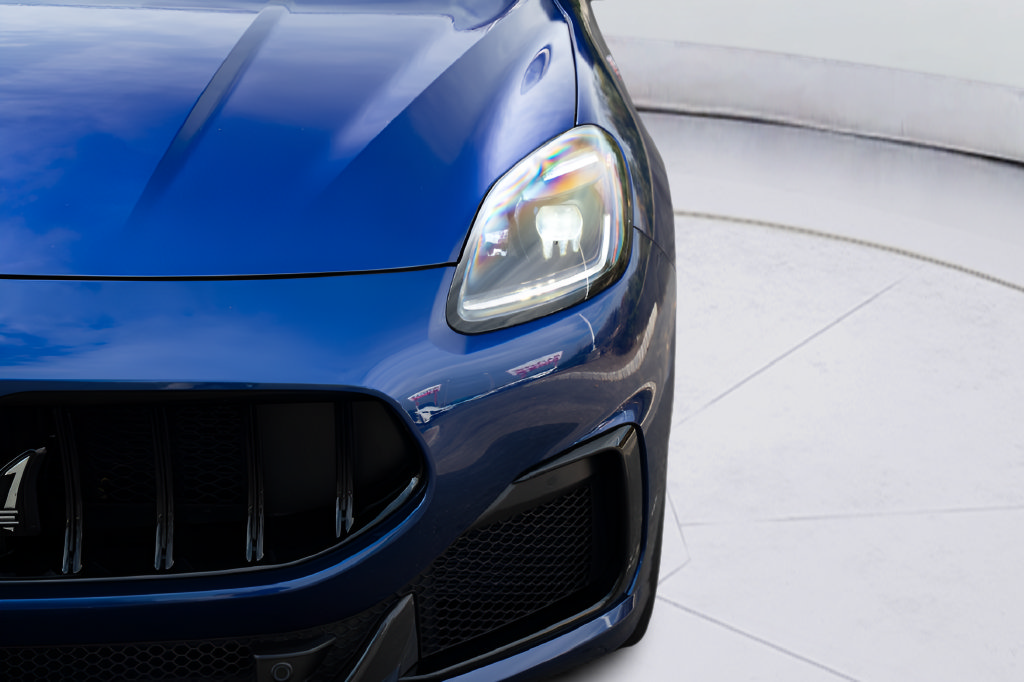 Used 2023 Maserati Grecale Trofeo AWD/4WD image 11