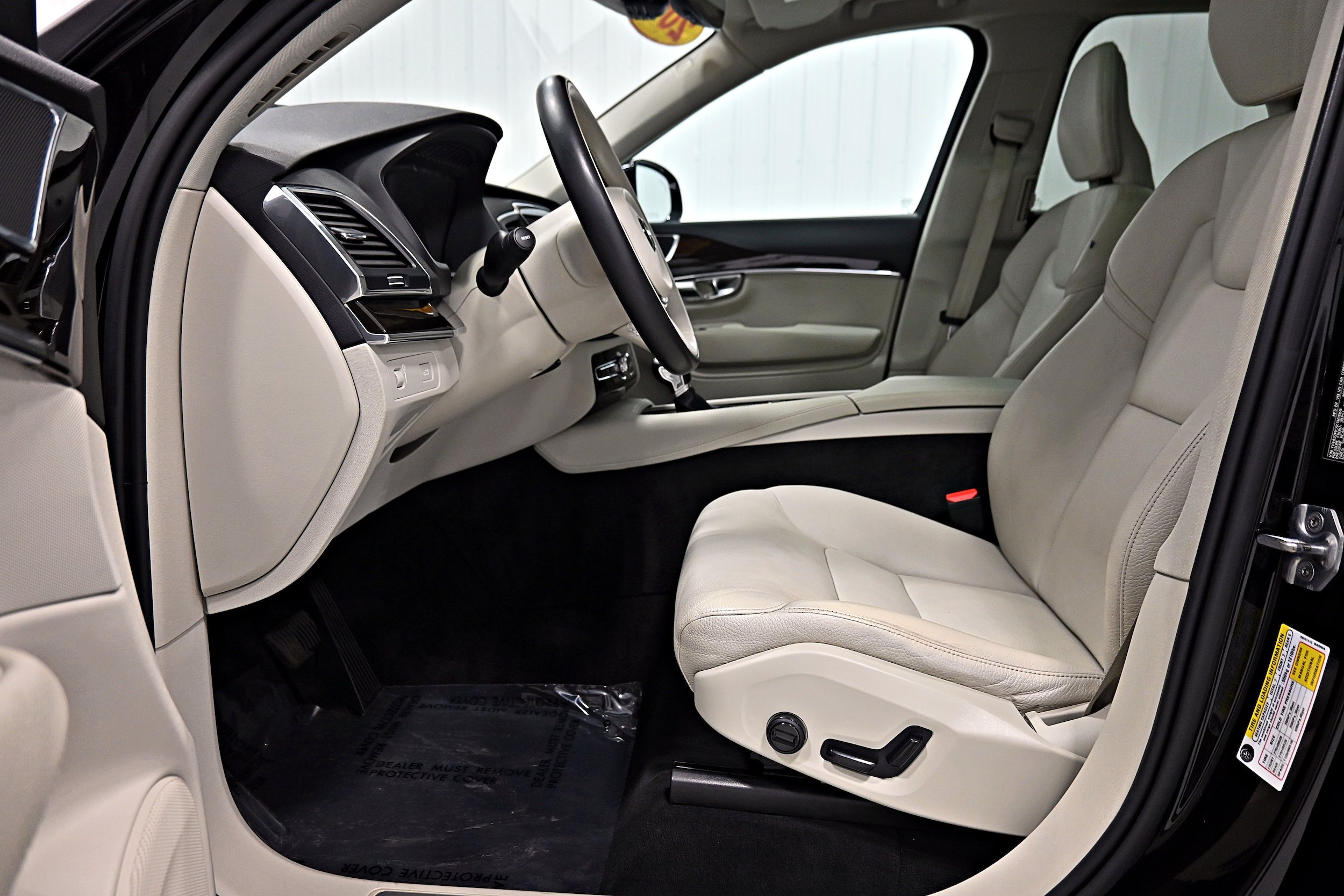 Used 2019 Volvo XC90 T6 Momentum w/ Advanced Package AWD/4WD image 4