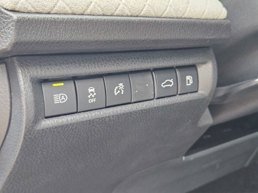 Used 2026 Toyota Camry XLE FWD image 17