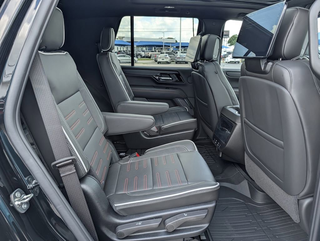 New 2026 GMC Yukon AT4 Ultimate w/ LPO, Floor Liner Package AWD/4WD image 32