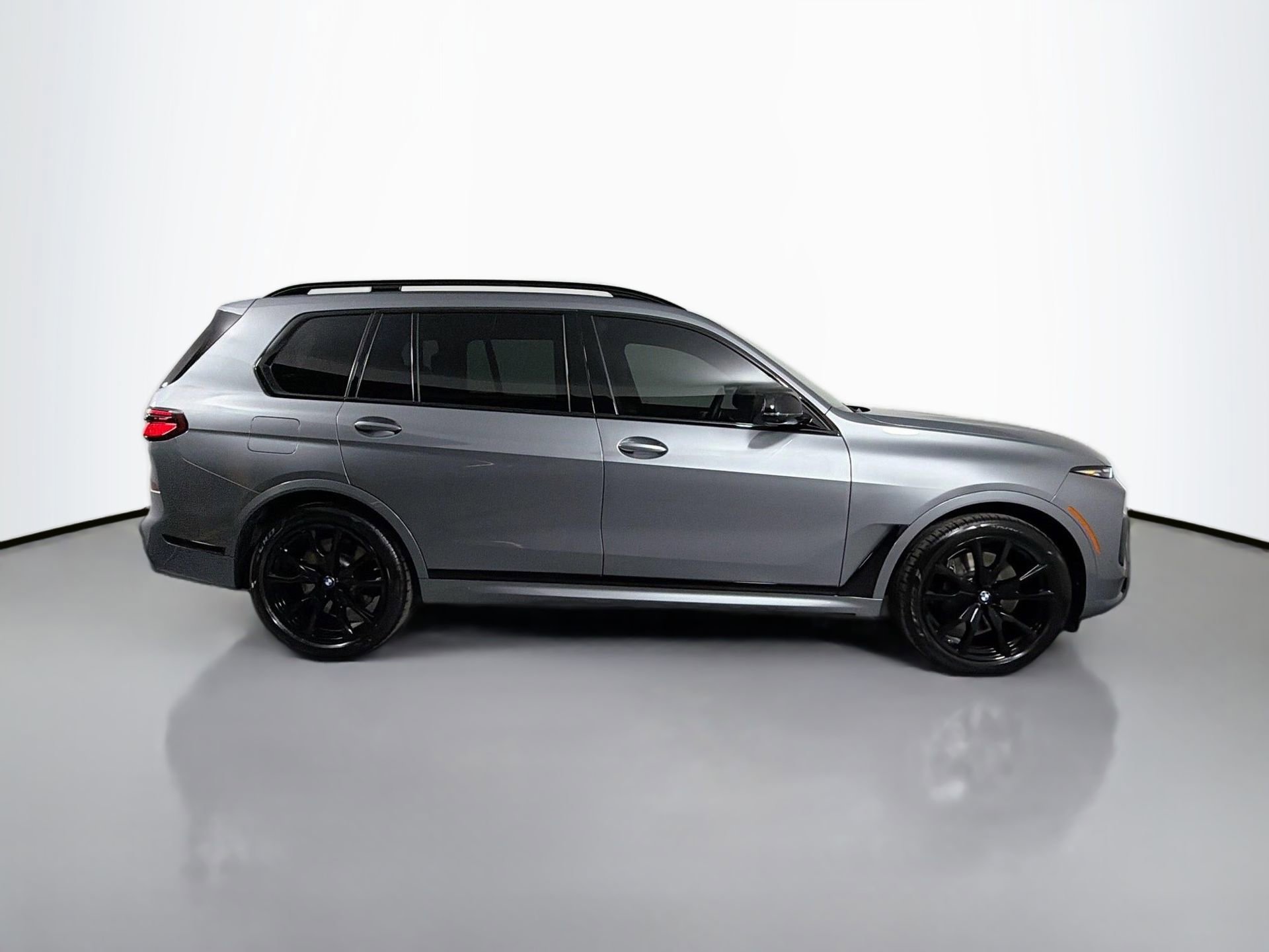 Used 2026 BMW X7 M60i image 5
