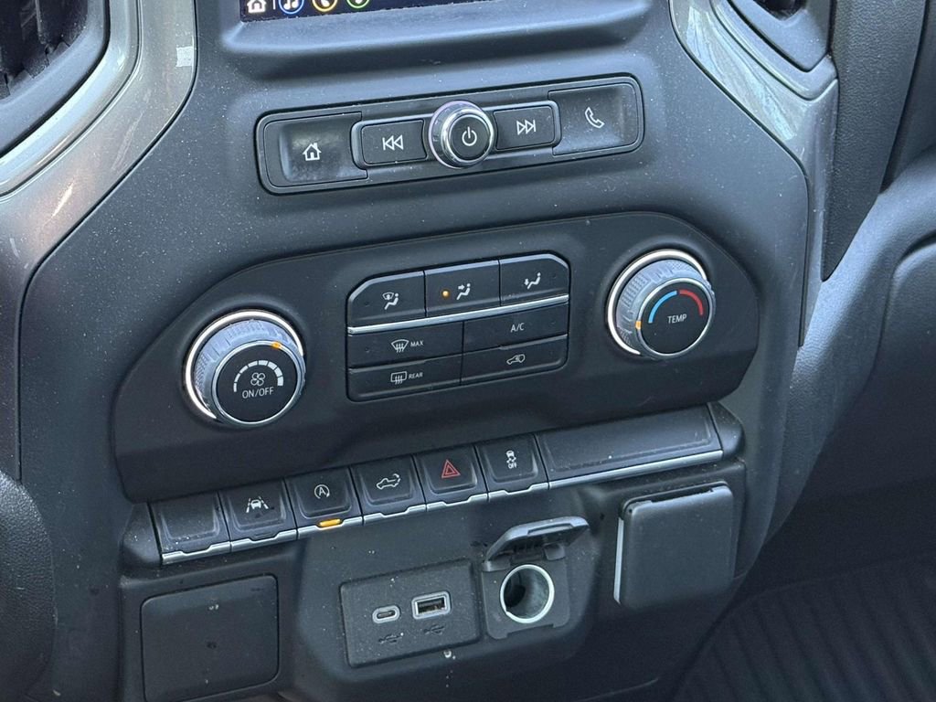 Used 2022 Chevrolet Silverado 1500 Custom image 18