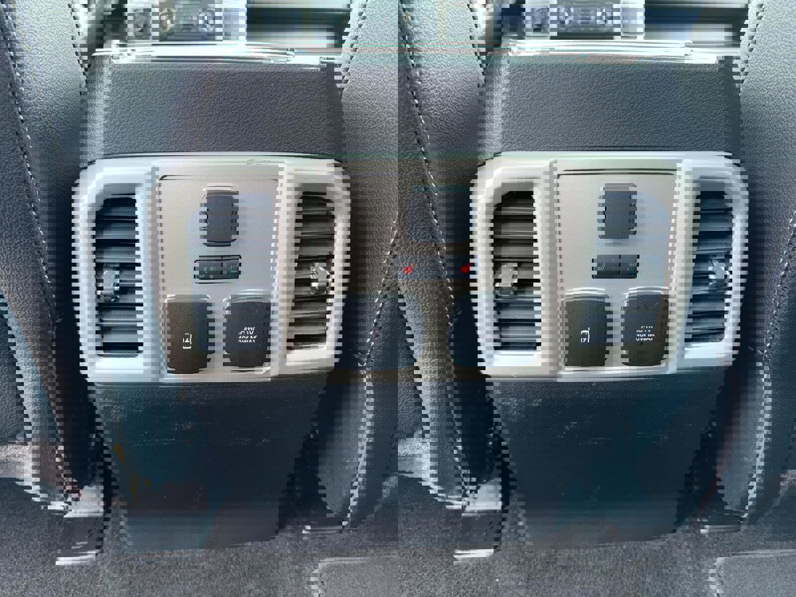 Used 2018 Ford F150 Lariat w/ Equipment Group 502A Luxury image 13